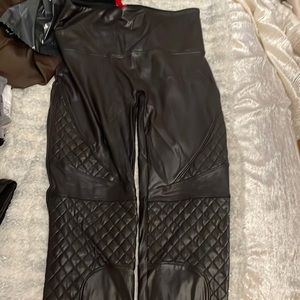 Spanx Black Quilted Leggings Large